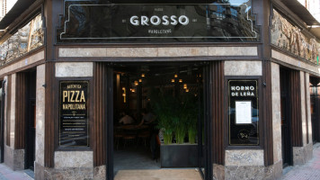 Grosso Napoletano Madrid outside