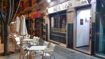 Suanes Coffees&beers outside