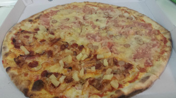 Pizza Vía food