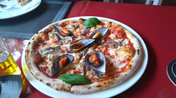Nostra Pizza food