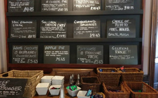 The Rising Sun Dentro