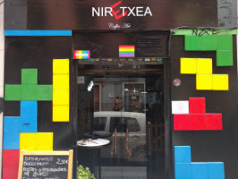 Niretxea Madrid Coffee Art outside