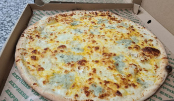 Express Vip Pizzas Mairena Del Aljarafe food