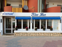 Blau Mar outside