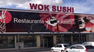 Wok Sushi outside