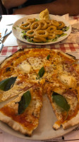 Pizzeria La Grotta food