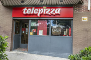 Telepizza Canillas outside