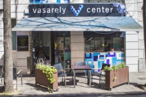 Vasarely outside