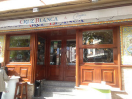 Cerveceria Cruz Blanca Medina food