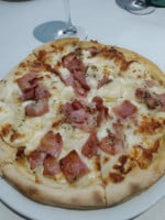 Pizzeria Yasta food