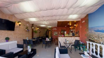 Cafe El Jardin De Las Flores inside