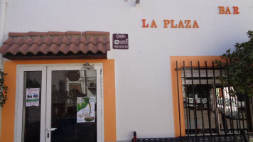 La Plaza outside