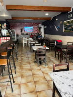 El Depor Bar Restaurante inside