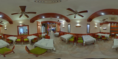 Restaurante Las Cañas inside