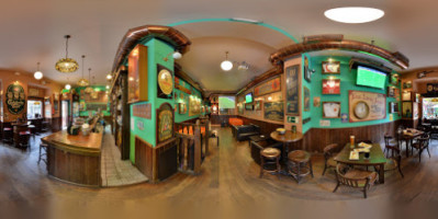 The Cavern Irish Pub inside