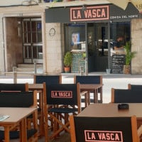 La Vasca inside