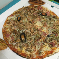 El Refugio Pizzeria food