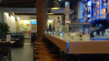 Sapore Restaurante Lounge Bar inside