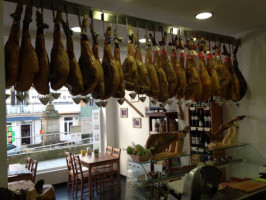 Jamoneria Gourmet Javi inside