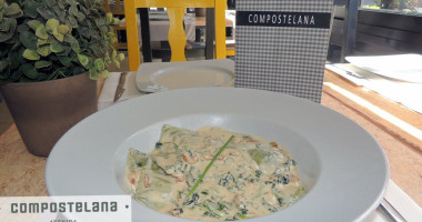 Pizzeria Compostelana food