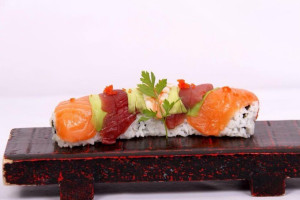 Sushi Chef Gava food