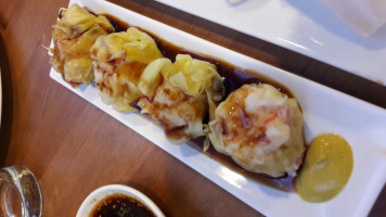 Rocio Tapas Y Sushi food