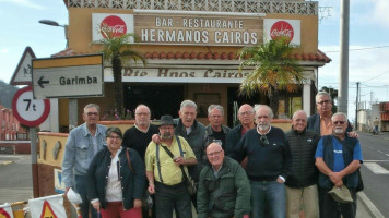 Hermanos Cairos outside