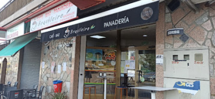 Cafe O Panaderia O Brasileiro outside