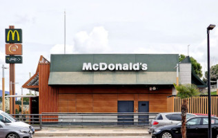 Mcdonald's Plaza Nueva outside