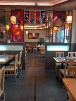 Ninki Sushi inside