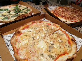 Pizza Shop Sant Joan Despi food