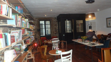 Cafe Libreria Linda Rama inside