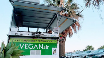 Veganair Food Truck outside