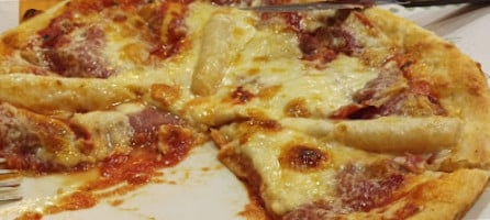 Baratto Pizzeria food