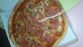 Pomodoro E Basilico Pizzeria food