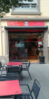 Paco's Pizza Sant Adria Del Besos inside