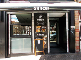 Garoa Soria outside