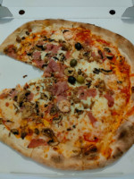 Italiano Pizzeria Mediterraneo food