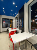 Domino's Pizza Puerto Real inside