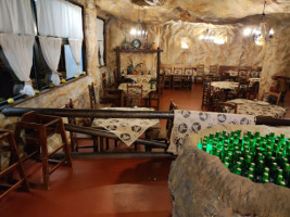 Sidreria La Cueva inside