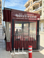 Cafeteria Constitucio outside