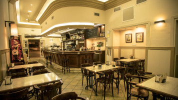 Bar-restaurante Salon Romero inside
