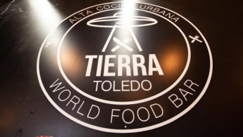 Tierra World Food inside