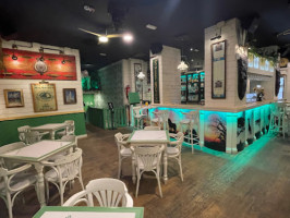 Rock And Blues Cafe Zaragoza inside