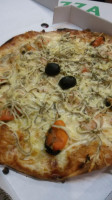 Servi-pizza Pego food