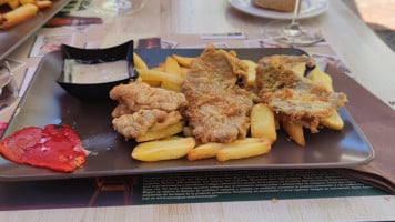 La Bellota Asturiana Tres food