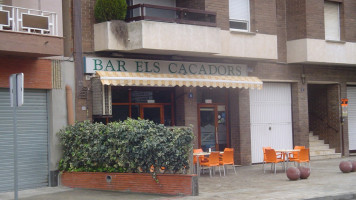 Cafe Els Cacadors outside