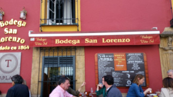 Bodega San Lorenzo Sevilla outside
