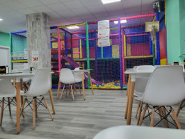 Cafeteria Dacha inside