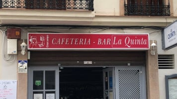 Cafeteria La Quinta outside